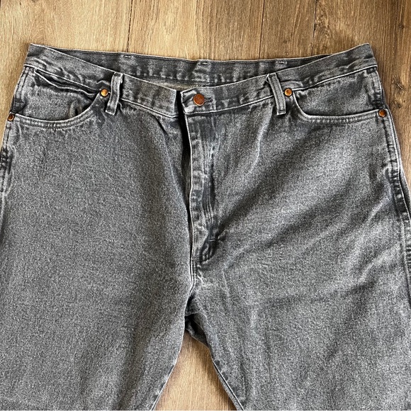 Wrangler 1013MWZCG Original Fit Men’s Gray Wash Denim Jeans size 42 x 30 - Picture 2 of 9